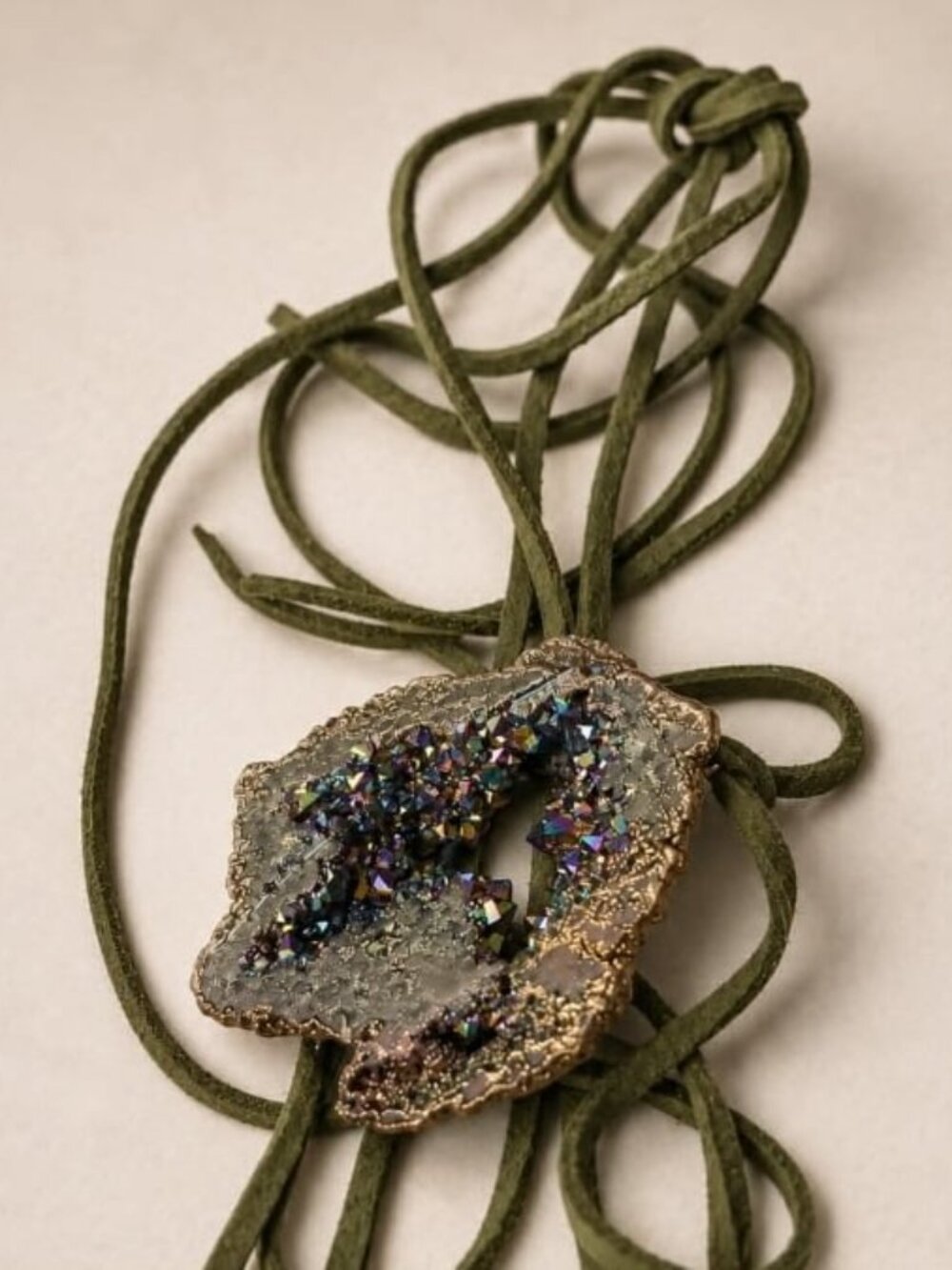 💖Druzy Geode Pendant Olive Green Suede Wrap Necklace #128